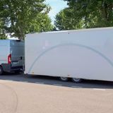 Das Gespann ist nicht gerade klein - aber auch nicht schwerer als ein Anhänger für zwei Pferde.