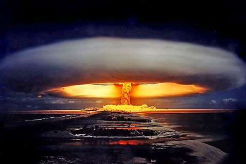 Explosion der ersten französischen Wasserstoffbombe.