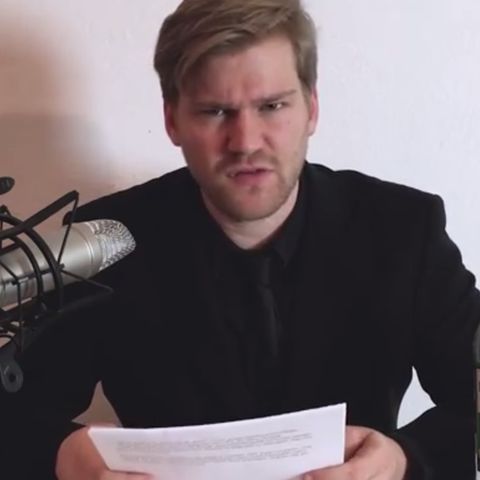 "Die Partei" habe über 30 AfD-freundliche Facebook-Gruppen gekapert, verkündet Shahak Shapira