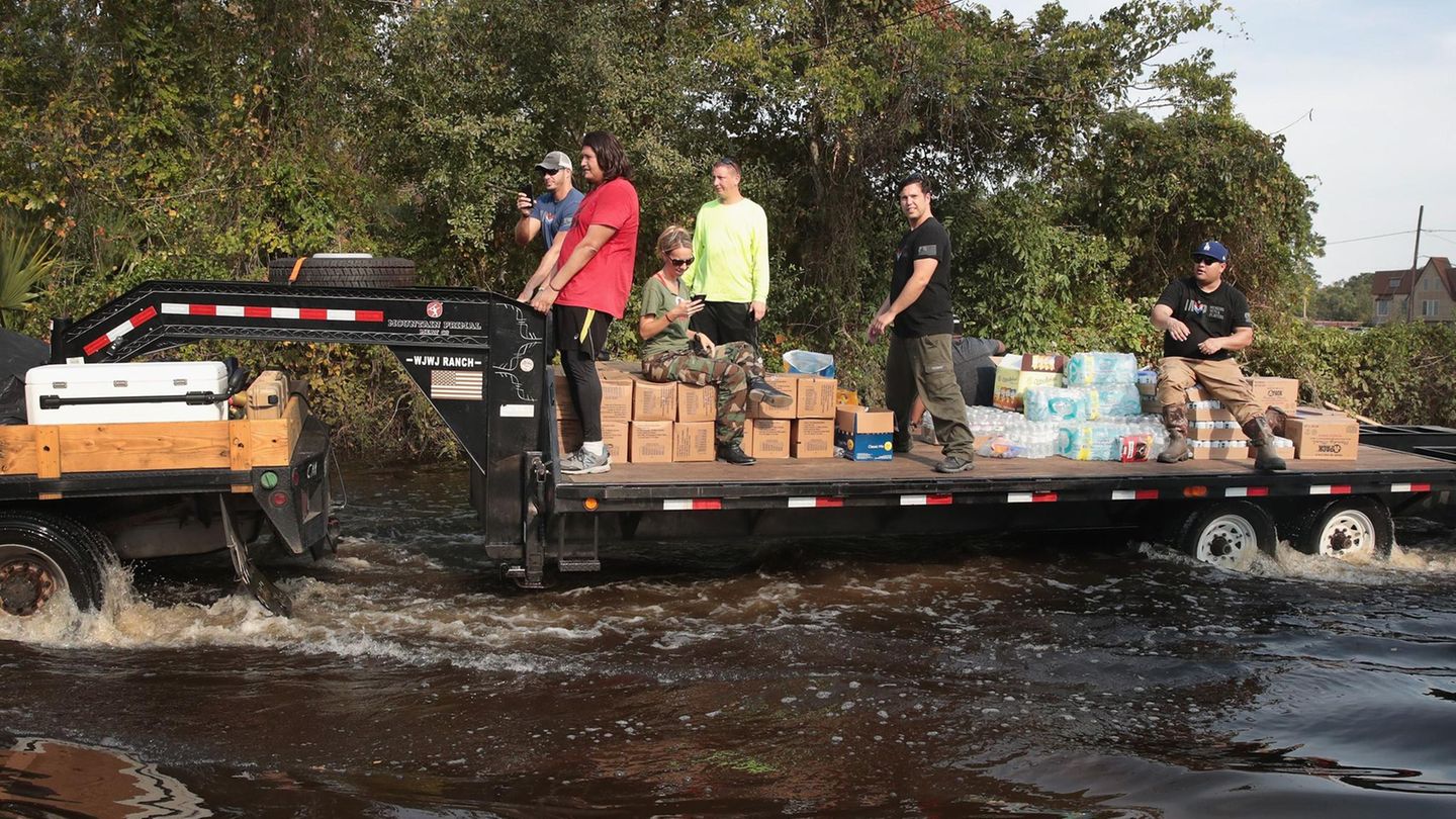Nach Hurricane Harvey: Freiwillige bringen Hilfsgüter zu den Opfern der Überschwemmung in Texas
