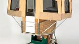 Camper Kart: Die kleine Holz-Box lässt sich zu einem Schlafplatz mit Stauraum entfalten. Für Obdachlose wäre das eine Alternative - wenn die Städte solche Behausungen dulden würden.