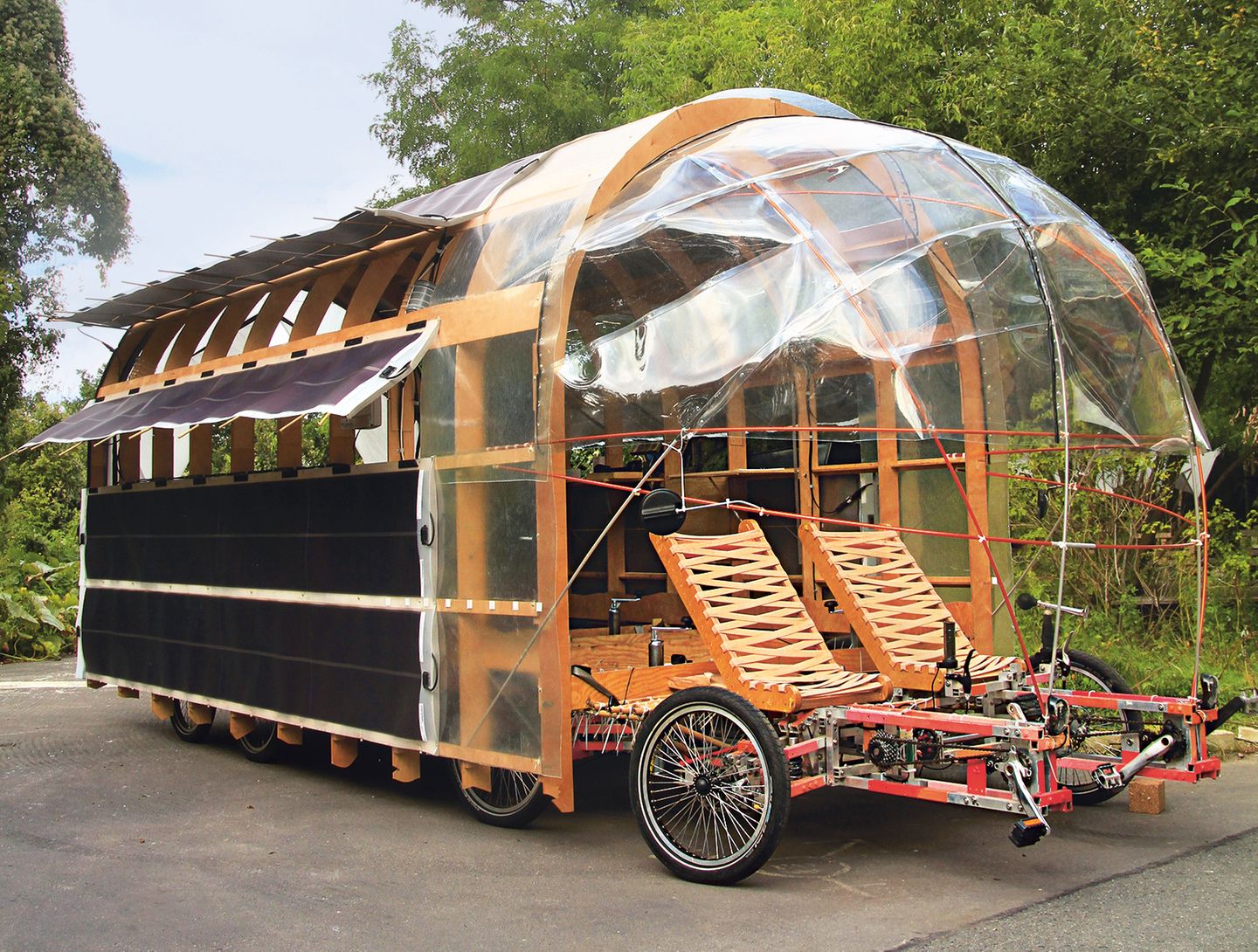 8rad2 Solar, Nico Jungel: Sonnenenergie und Muskelkraft bewegen diesen Hänger.