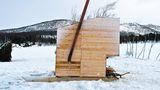 Nomad Sauna, Marco Casagrande: Saunahütte auf Kufen.