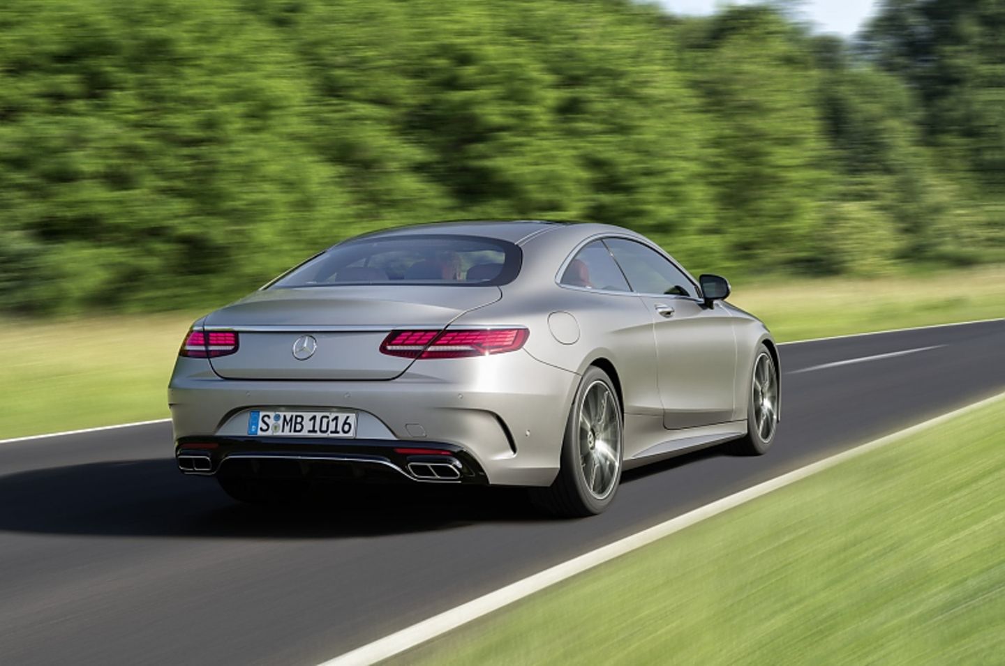 Mercedes S-Klasse Coupé 2018 - auch am Heck hat sich abgesehen von den Rückleuchten nichts getan