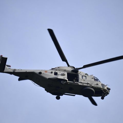 In Belgien ist ein Pilot während einer Flugschau aus diesem Hubschrauber gestürzt