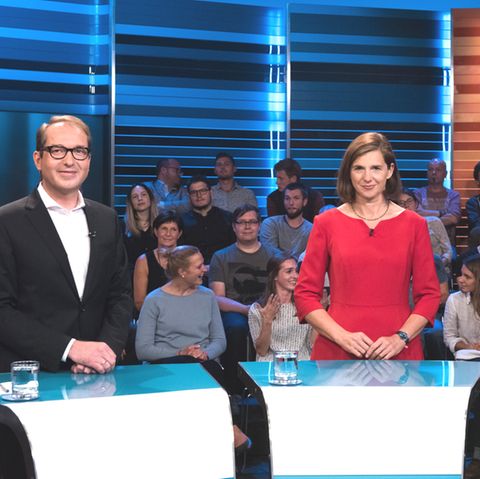Verkehrsminister Alexander Dobrindt und Grünen-Chefin Katrin Göring-Eckardt in der ZDF-Sendung "Schlagabtausch"