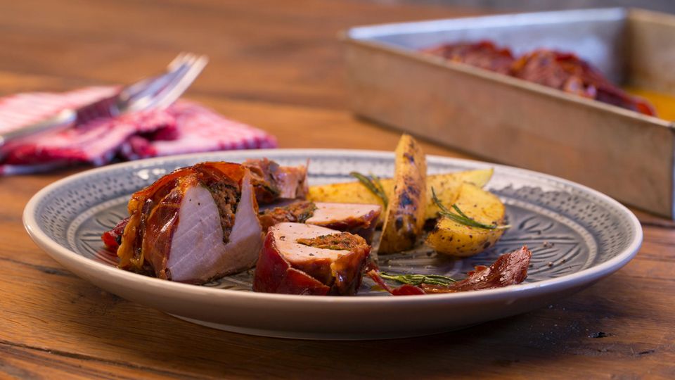 Schweinefilet mit Parmaschinken: Dieses Gericht begeistert alle Fans der italienischen Küche Schweinefilet mit Parmaschinken: Dieses Gericht begeistert alle Fans der italienischen Küche