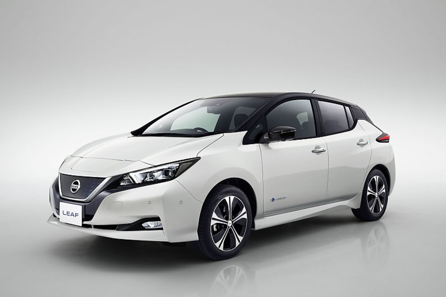 Nissan Leaf II 2018 - etwas länger und breiter aus bisher
