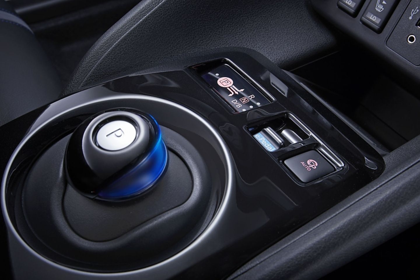 Nissan Leaf II 2018 - hier lassen sich die Fahrmodi einstellen