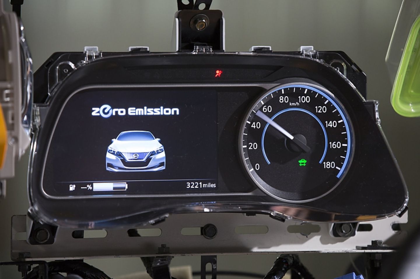 Etwas blass: das Cockpit des Nissan Leaf II 2018