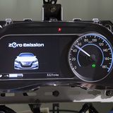Etwas blass: das Cockpit des Nissan Leaf II 2018