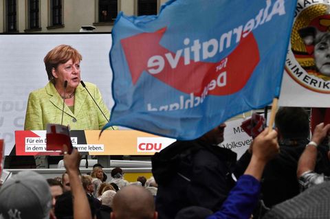 "Hau ab" und "Volksverräter"-Rufe: Merkels schwere Wahlkampfauftritte im Osten