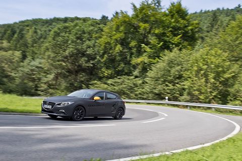 Mazda 3 Skyactiv X - hier noch im Kleid des bekannten Mazda 3
