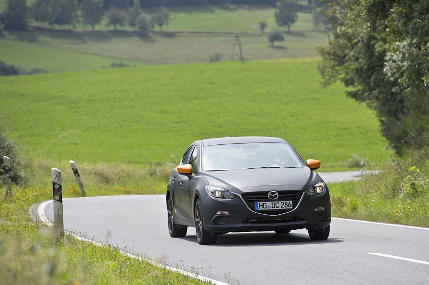Mazda 3 Skyactiv X - der Motor dreht gleichmäßig nach oben