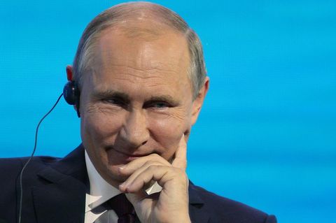 Wladimir Putin amüsierte sich auf einer Pressekonferenz prächtig auf Kosten von Washington