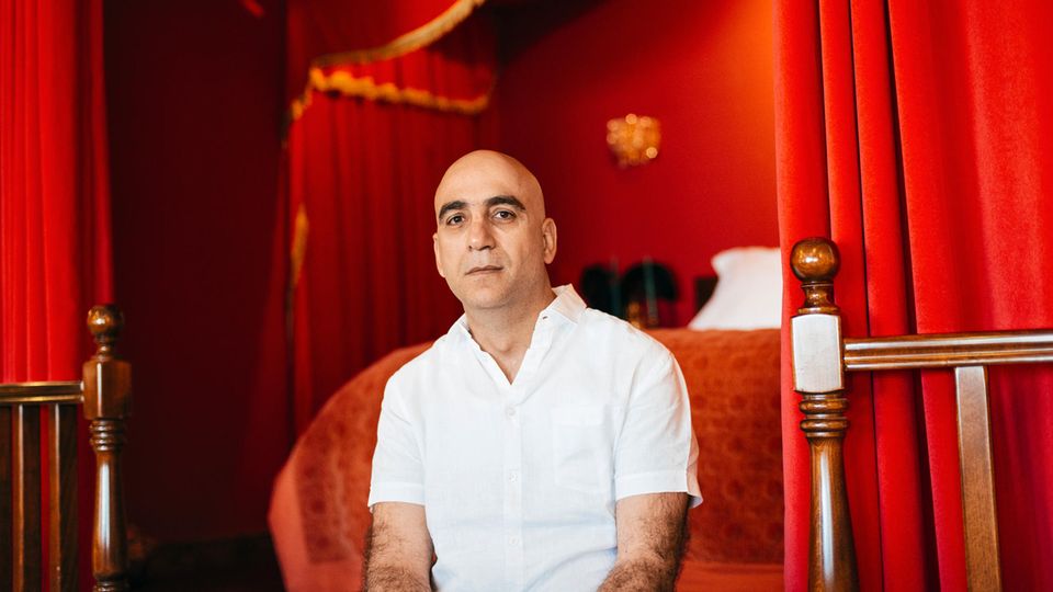 "Banksy ist verdammt smart", sagt Wisam Salsaa. Der Hotelmanager ist mit dem Künstlerphantom seit zwölf Jahren befreundet.
