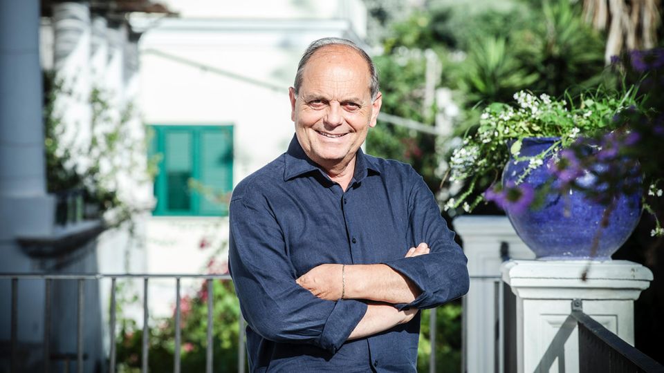 Beliebte Mittelmeerinsel: Francesco Cerrotta, der Bürgermeister von Anacapri, hätte gern noch mehr Besucher auf Capri Francesco Cerrotta, der Bürgermeister von Anacapri, hätte gern noch mehr Besucher auf Capri
