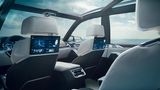BMW X7 Concept 2017 - Bildschirme natürlich auch im Fond