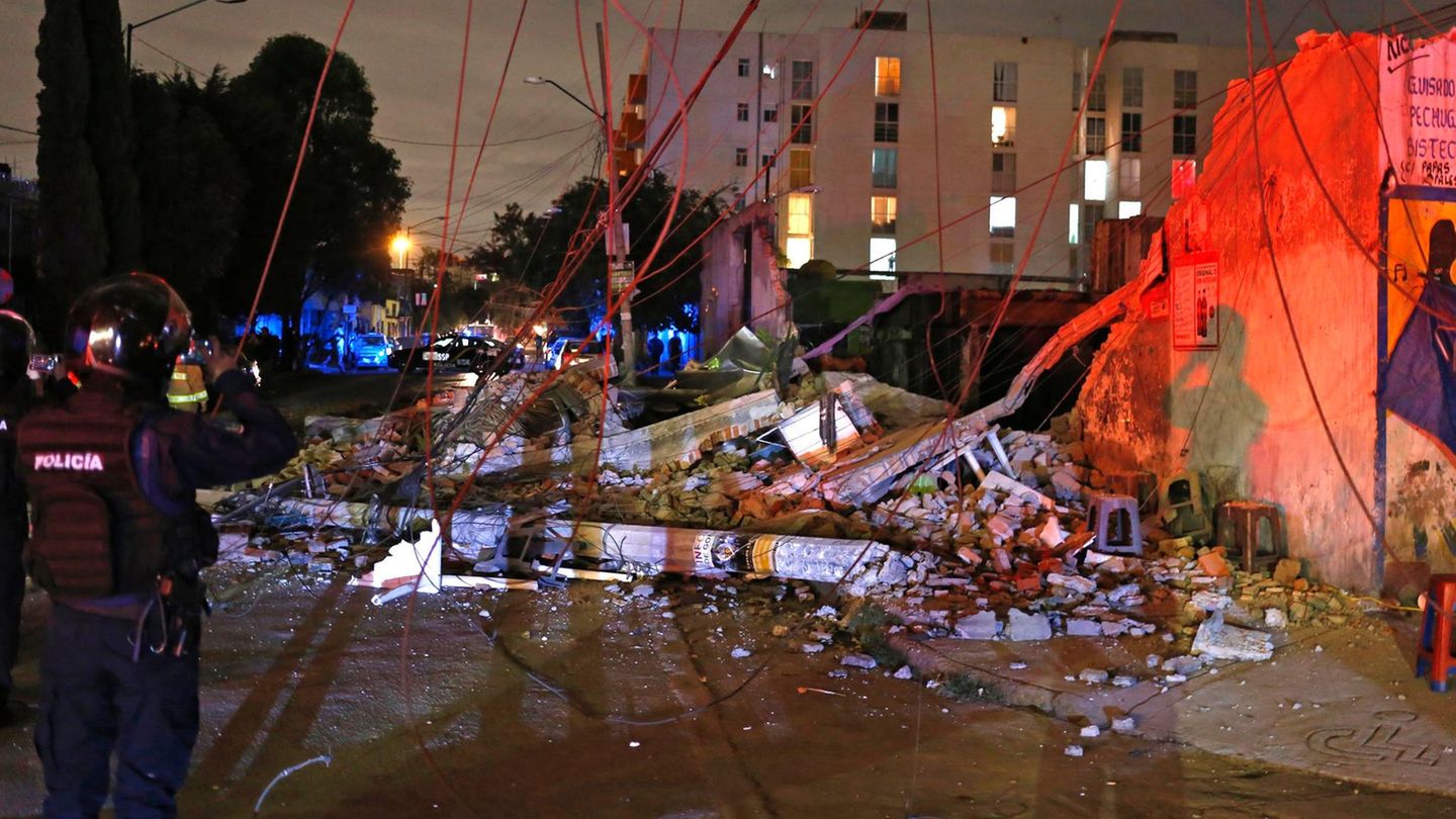 Mindestens 15 Todesopfer - Tsunamigefahr - Hafenort evakuiert: die Lage in Mexiko