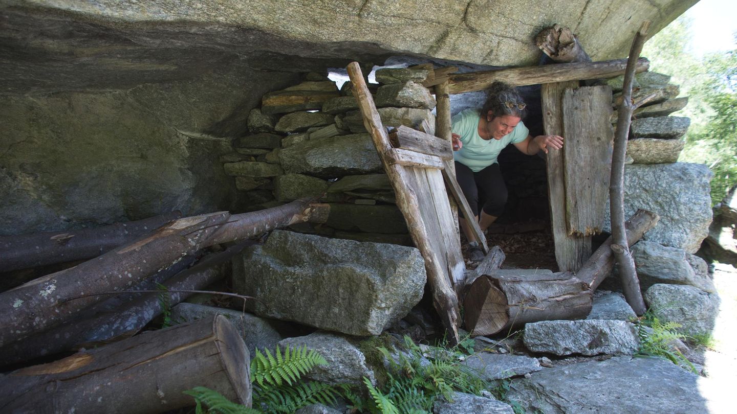 Hohlenarchitektur Im Tessin Leben Unter Der Felsplatte Spektakulares Appartement In Den Alpen Stern De