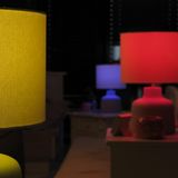 Philips Hue  In Sachen Preis und Design ist die Hue-Serie von Philips der "Apple" unter den smarten Leuchten. Hue hat nichts mit der Stadt in Vietnam zu tun, sondern ist das englische Wort für Farbwert. Ein passender Name, denn die seit gut fünf Jahren erhältlichen Hue-Leuchten können nahezu jeden Farbton annehmen... 