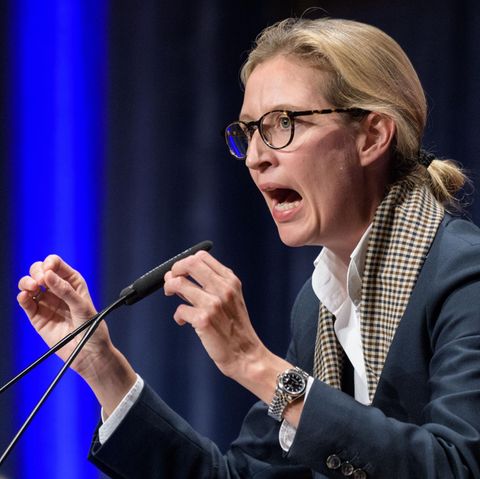 AfD-Spitzenkandidatin Alice Weidel am Rednerpult - Sie will nicht mehr über E-Mail-Skandal sprechen
