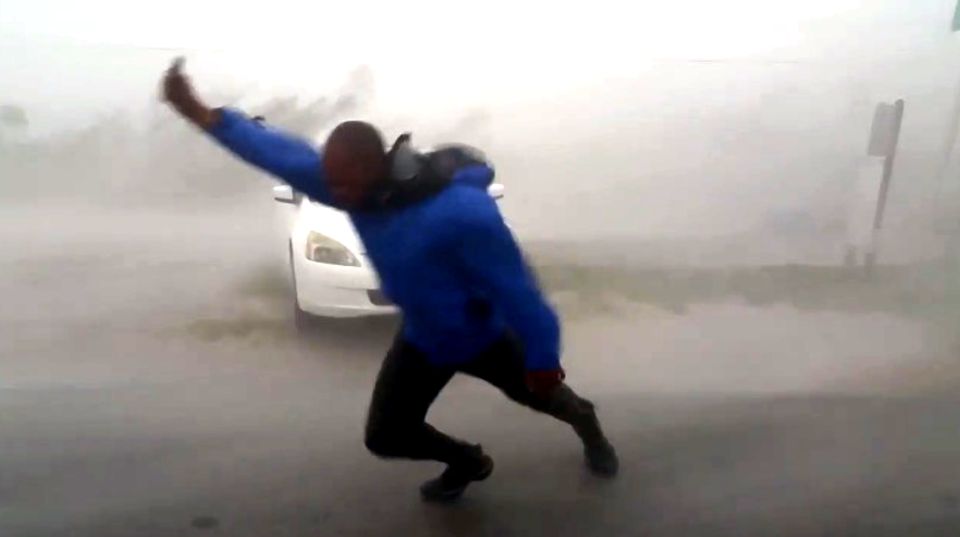 "Irma" wütet in Florida: Hurrikan-Jäger messen Supersturm und werden beinahe von Böen erfasst "Irma" wütet in Florida: Hurrikan-Jäger messen Supersturm und werden beinahe von Böen erfasst
