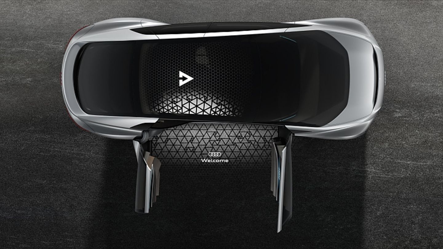 Audi Aicon 2017 - die Türen der Zukunftsstudie öffnen gegenläufig