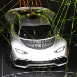 Die Spitzengeschwindigkeit beträgt 370 Stundenkilometer.