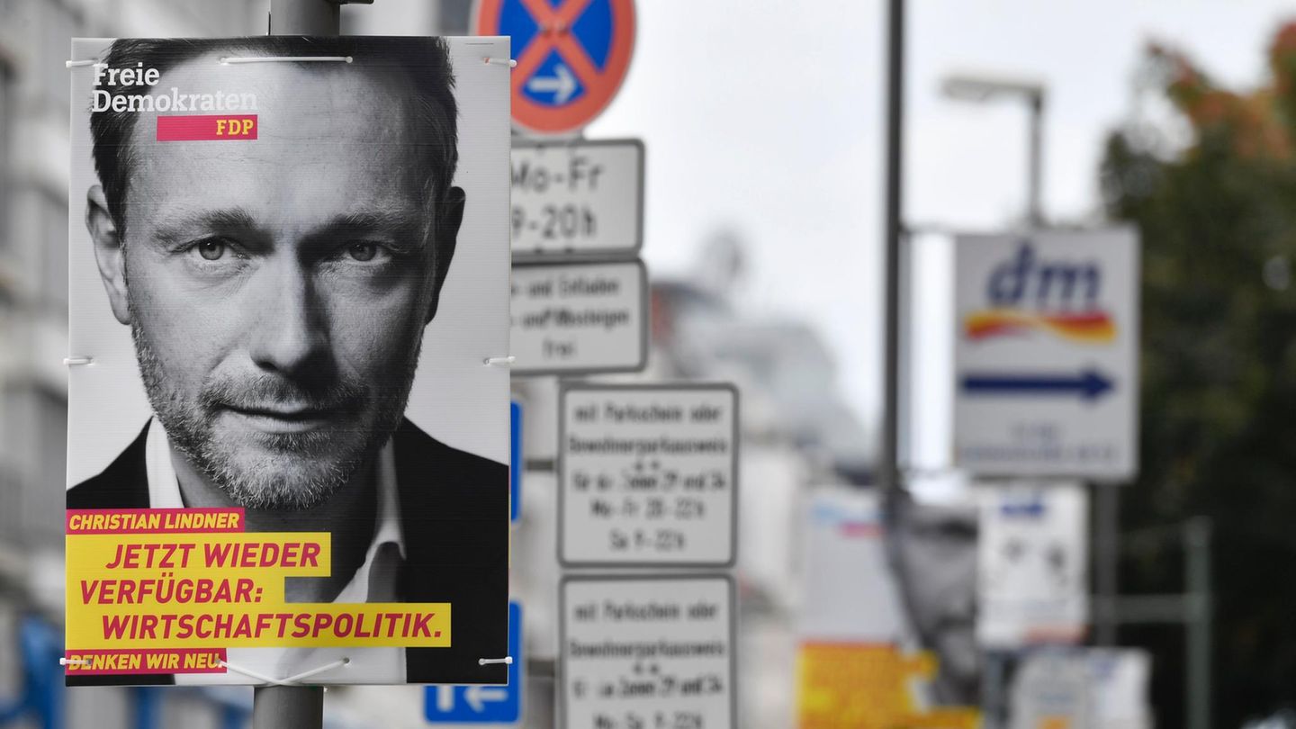 Wahlplakat der FDP mit Parteichef Christian Lindner