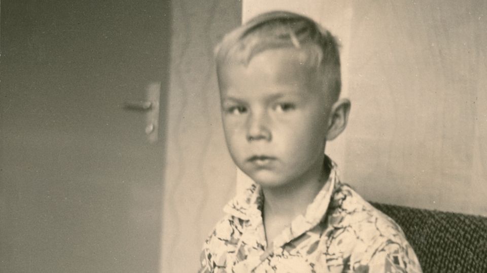 Kindheitsszene: Dogs als Siebenjähriger. "Auf dem Foto sieht man meine Angst", sagt der Psychiater heute