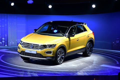 VW T-Roc: Programmierter Erfolg, neben dem T-Roc sieht ein Golf blass aus.