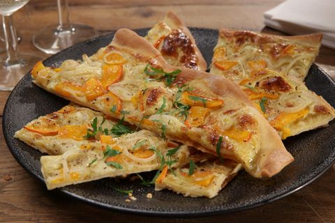Dieser vegetarische Kürbis-Flammkuchen schmeckt auch Fleischessern