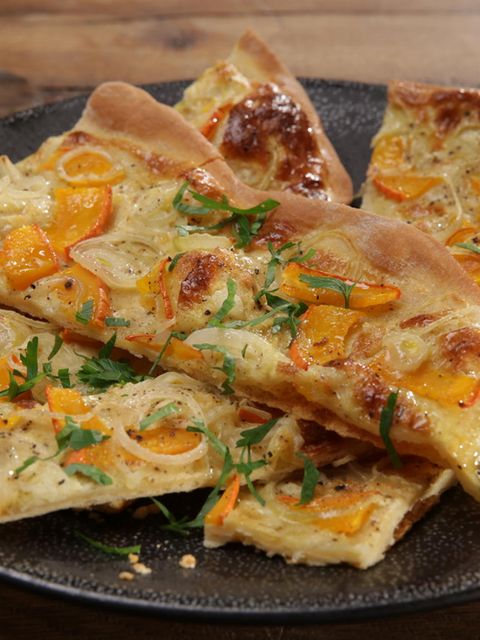 Dieser vegetarische Kürbis-Flammkuchen schmeckt auch Fleischessern