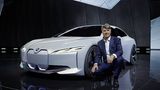 BMW Chef Harald Krüger vor der i Vision Dynamics