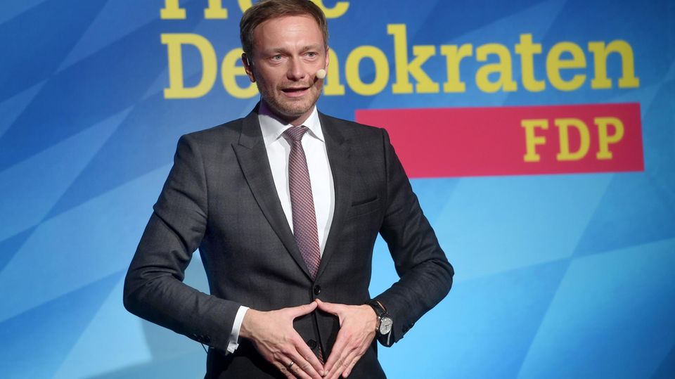Christian Lindner, Parteichef der FDP bei einem Wahlauftritt. Die CDU und die FDP bekommen Parteispenden in Millionenhöhe
