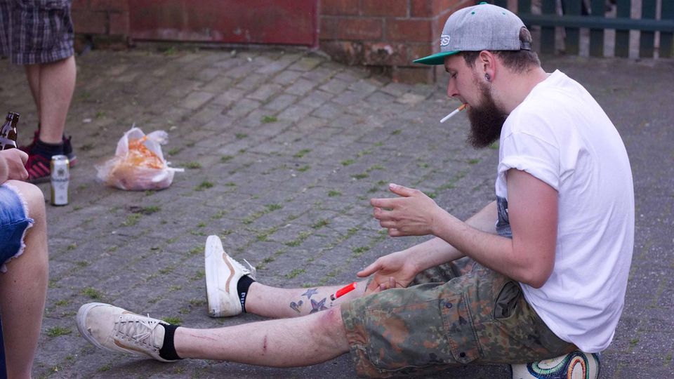 Wer jung ist, sucht seinen Platz in der Welt. Wer jung ist, fragt sich: Wer bin ich? Wer will ich sein? Und: Wo gehöre ich hin? 