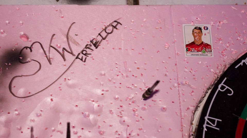 "Langweilig?", fragt er, "Wieso? Gibt doch genug zu tun." Sonntags steht Lukas für den SV Werpeloh im Tor