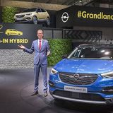 Opel-Chef Michael Lohscheller verkündete, dass der Opel Grandland X eine Plug-in-Hybrid-Variante bekommt