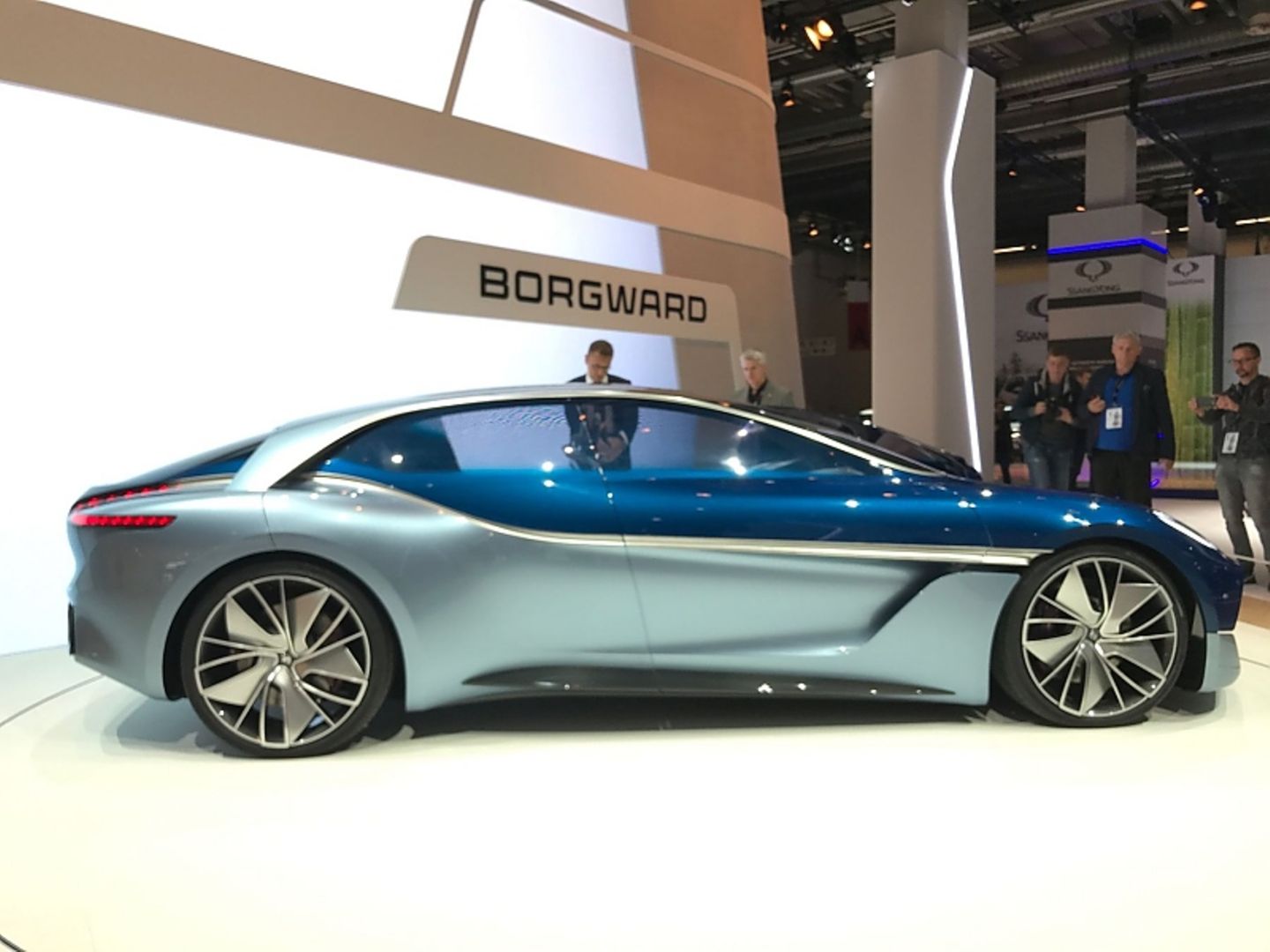 Das Borgward Isabella Concept nimmt die klassische Formensprache der 1950er Jahre auf