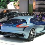 . Nach 4,5 Sekunden sind 100 km/h erreicht und die Höchstgeschwindigkeit beläuft sich auf 250 km/h u