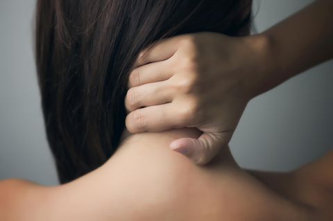 Die Ursache eines Tinnitus kann auch im Nacken liegen - genauer gesagt: der Nackenmuskulatur