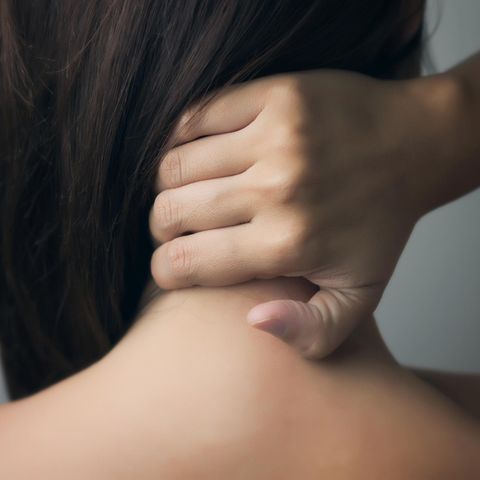 Die Ursache eines Tinnitus kann auch im Nacken liegen - genauer gesagt: der Nackenmuskulatur
