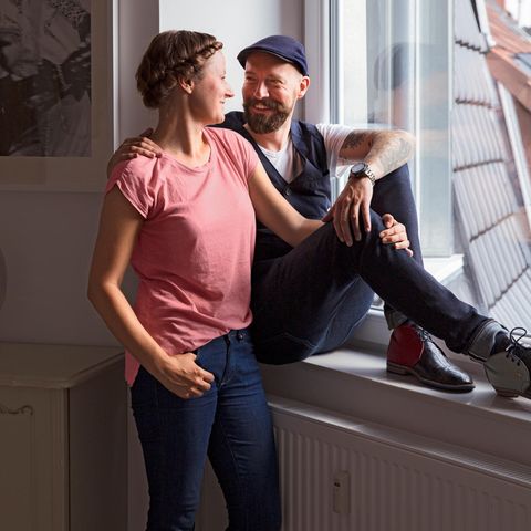 Nicole und Tobias führen ein Haushaltsbuch - und halten darin ihre Erinnerungen fest