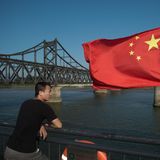 Tourist blickt auf Nordkorea