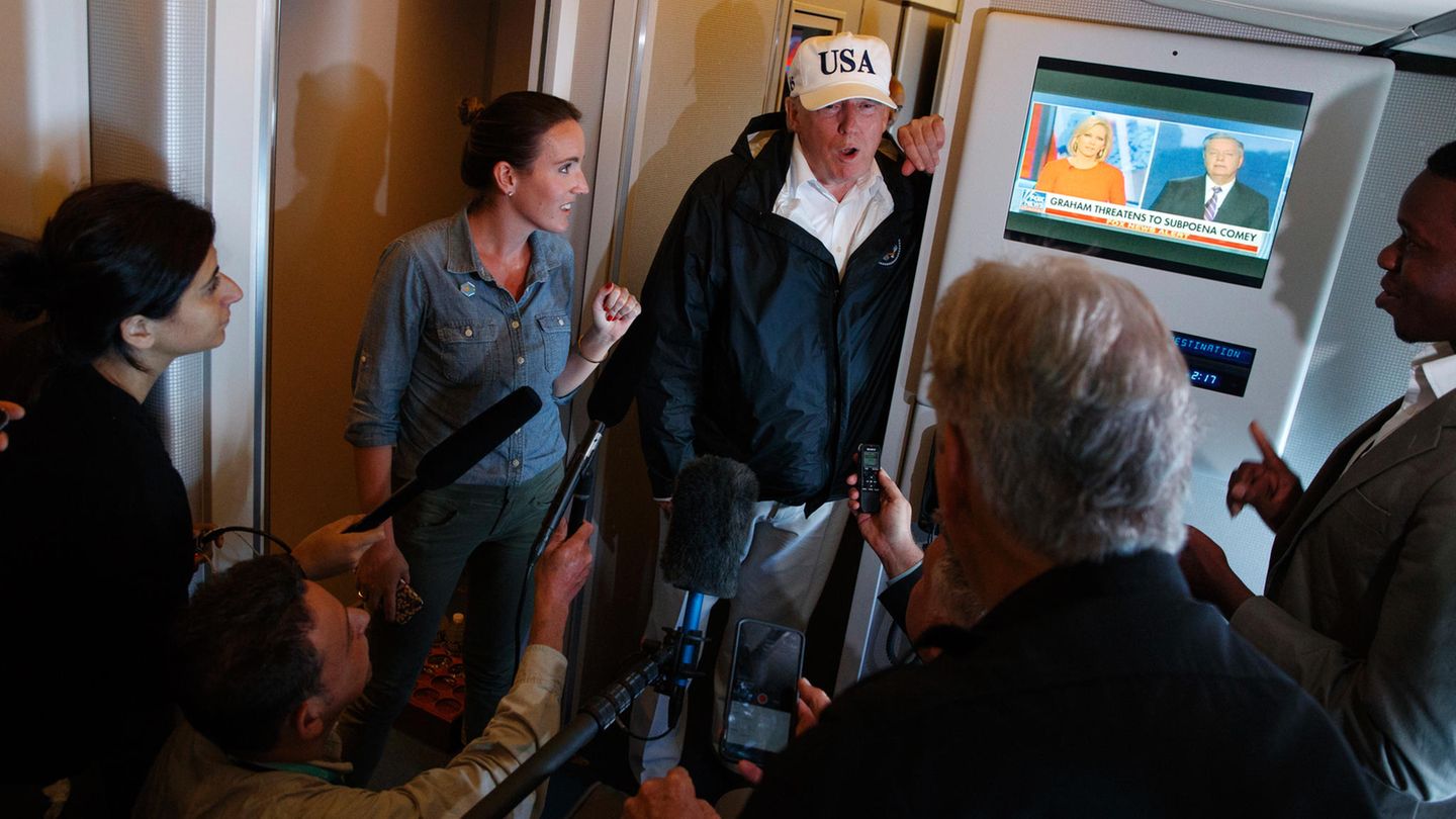 Donald Trump an Bord der Airforce One