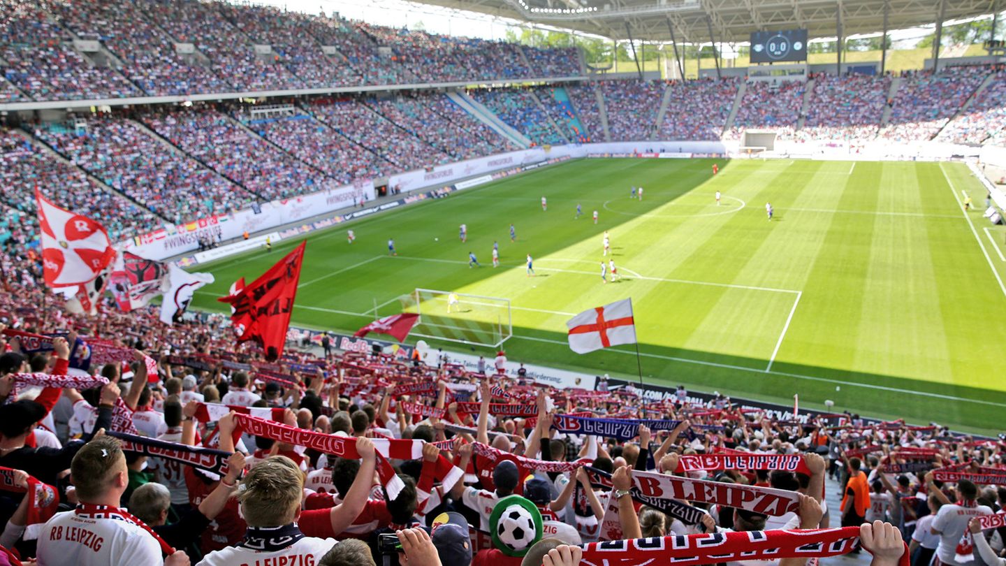 Red-Bull-Arena in Leipzig (knapp 43.000 Zuschauer)