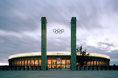 Das Olympiastadion in Berlin (fast 75.000 Plätze)