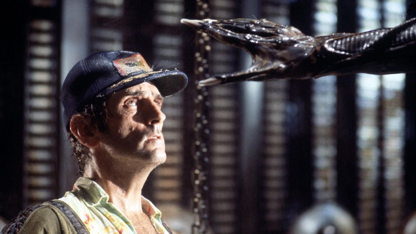 Harry Dean Stanton in Aliens