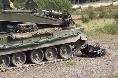 Gegen illegale Eindringlinge: Diese Militär-Aktion soll eine deutliche Nachricht übermitteln